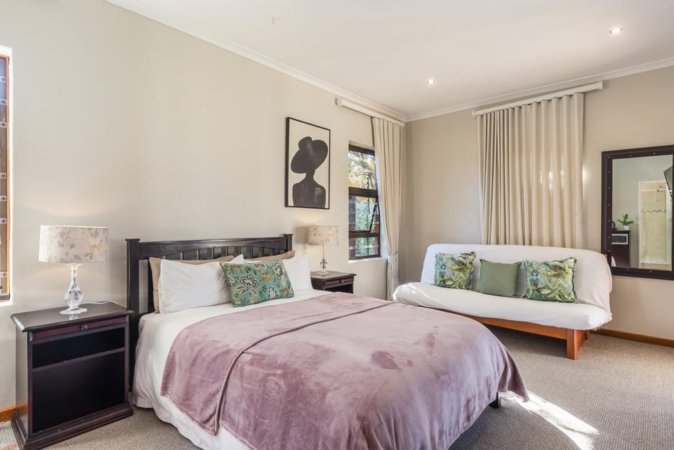 Tambula Guest House Bed and Breakfast in Cape Town