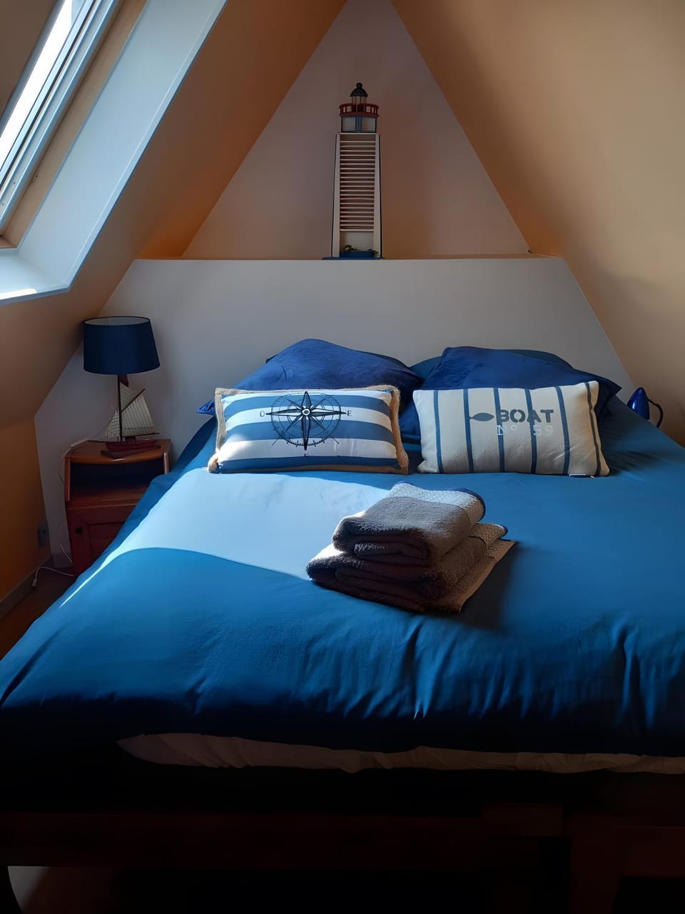 Property building, Living room, Bedroom