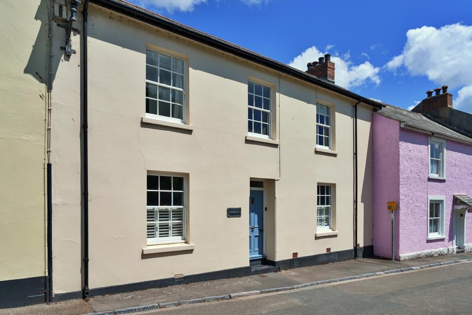 Property building, Day, Neighbourhood, Street view