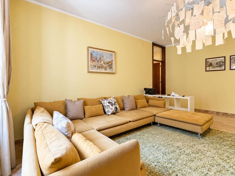 App 2 bedr 2 bathr 5" from ARENA 2" from PIAZZA DELLE ERBE Apartment in Verona