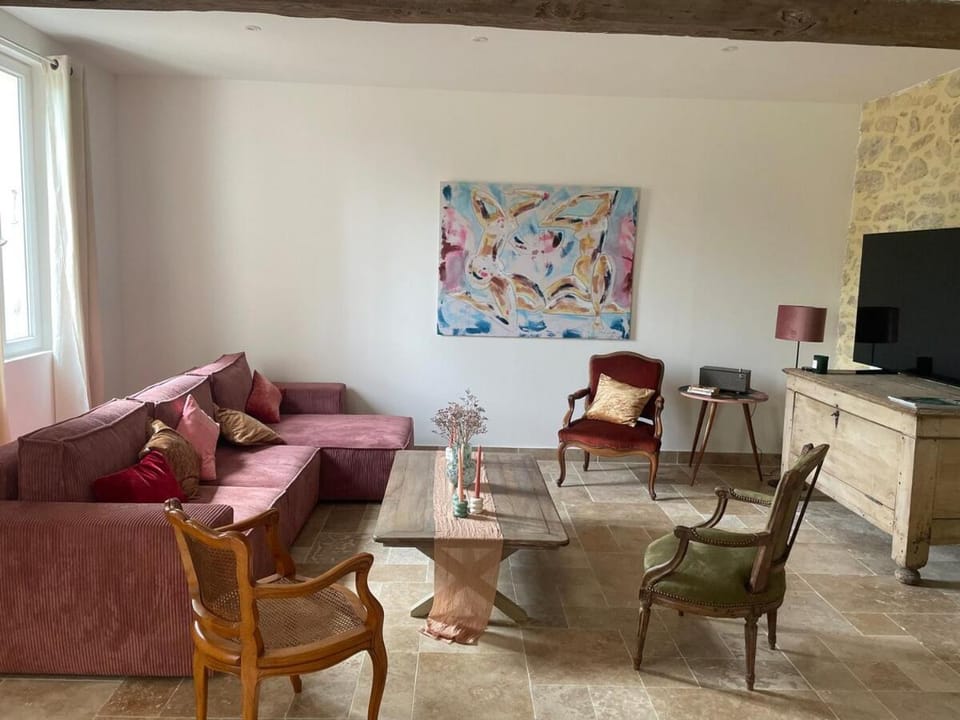 Communal lounge/ TV room, TV and multimedia, Living room, Seating area