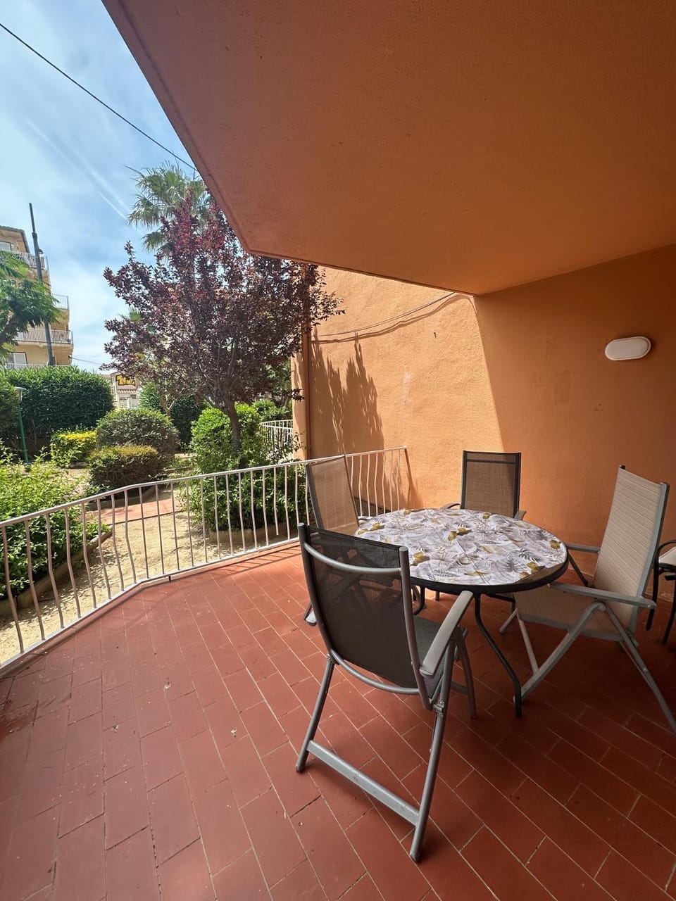 Off site, Balcony/Terrace
