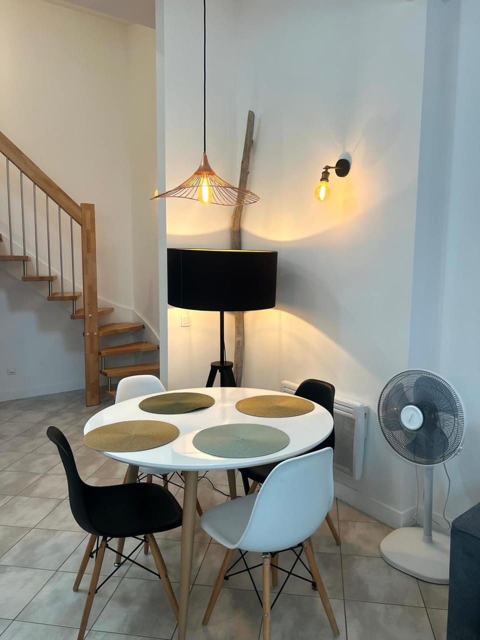 Seating area, Dining area