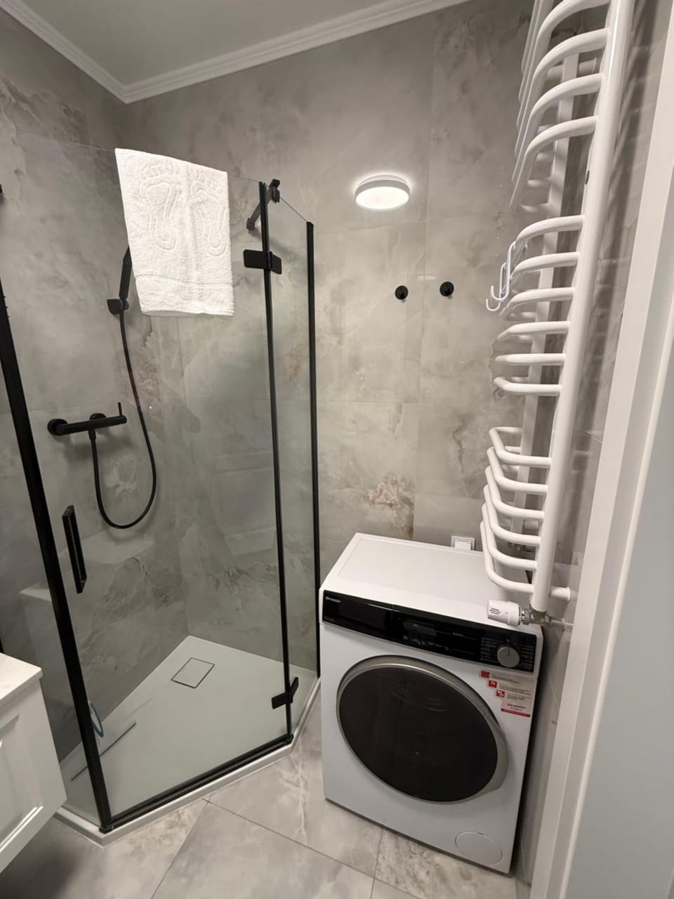 Shower, Bathroom, towels, washing machine, dryer