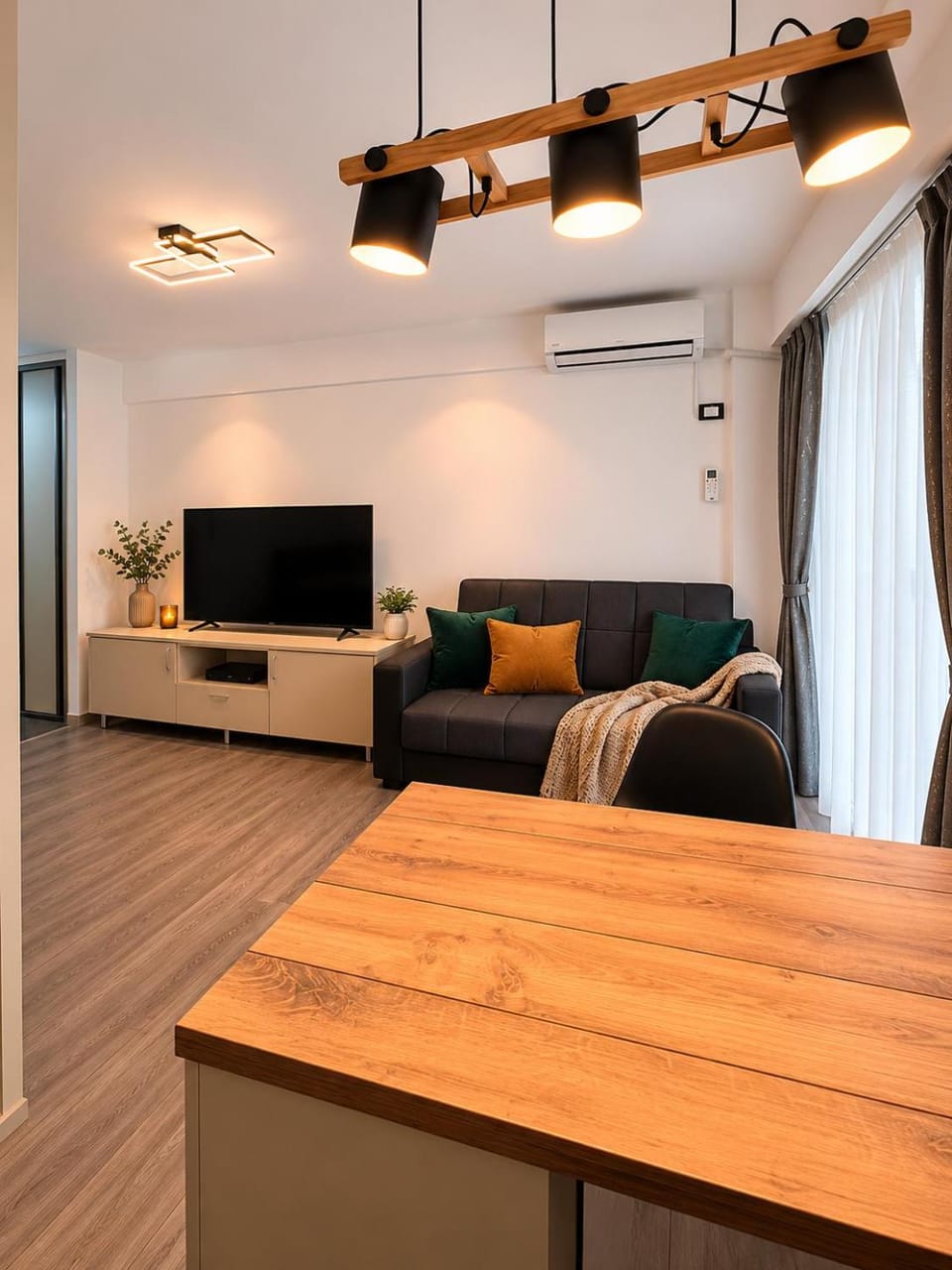 Bed, Bedroom, minibar, wardrobe