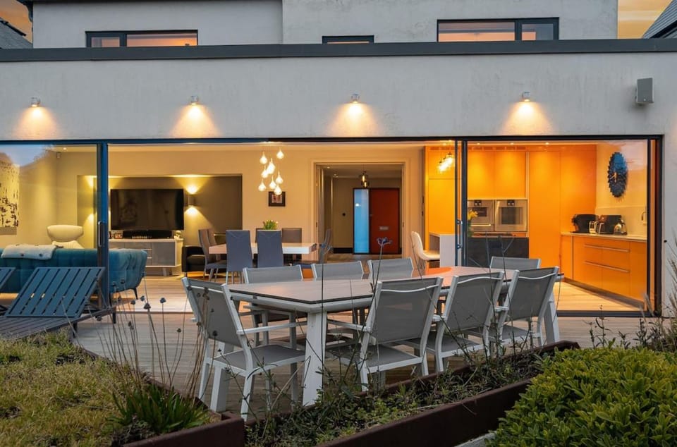 Whitstable Stunning Modern House with Indoor Pool, Games Room, Cinema Room & Spectacular Seaviews 8 House in Whitstable