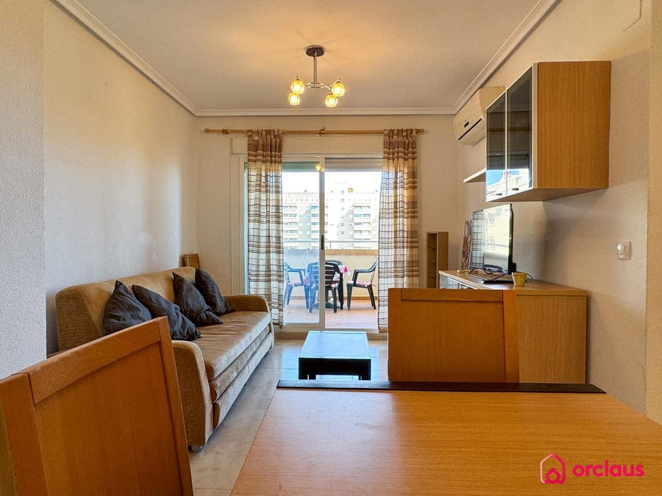 TV and multimedia, Living room, Seating area, air conditioner