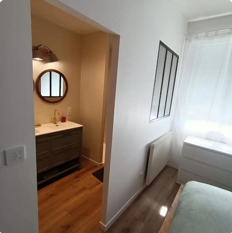 Chambre cosy avec salle de bain privative Vacation rental in Le Mans