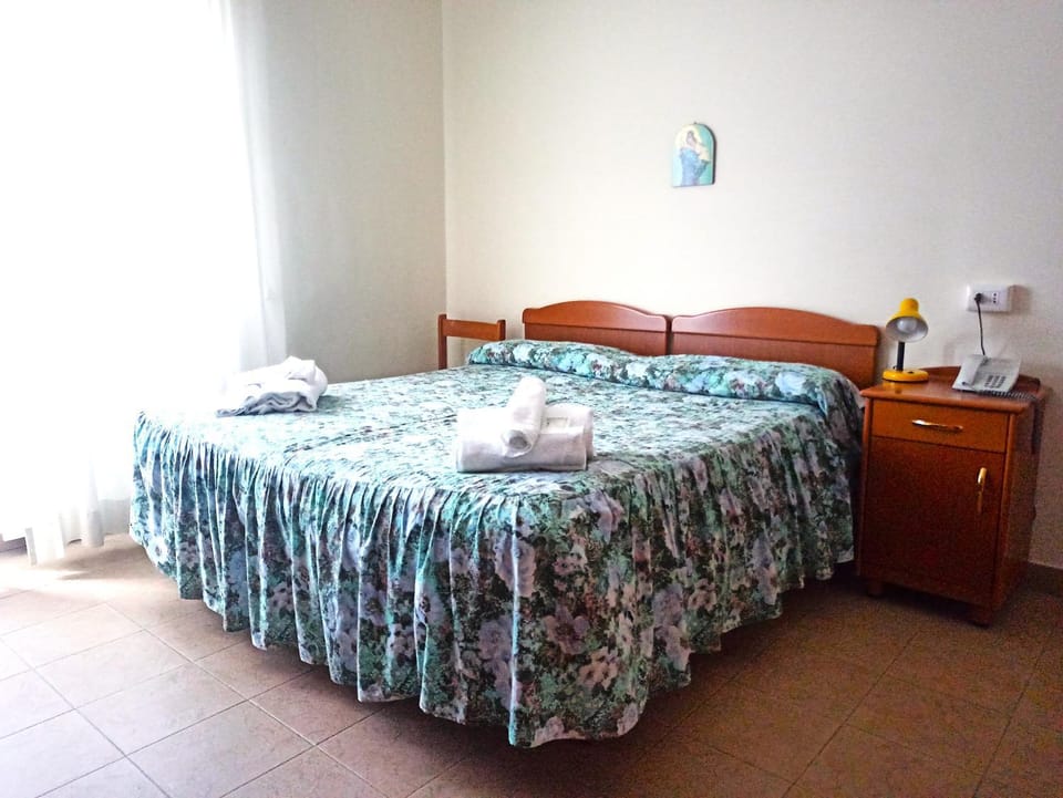 Villa Santa Emerenziana Bed and Breakfast in Rome