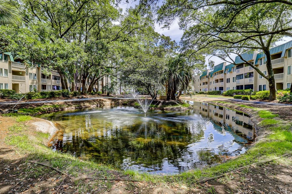 Hilton Head Haven: Beach House Lookout w/ Pool House in Hilton Head Island
