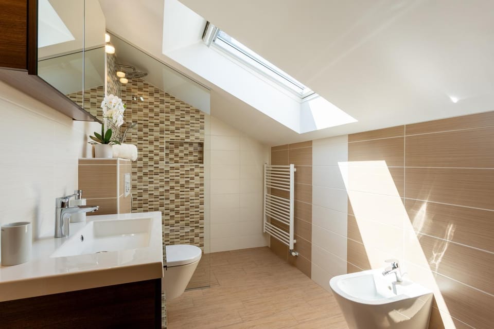 Toilet, Bathroom, Decorative detail, bidet, towels