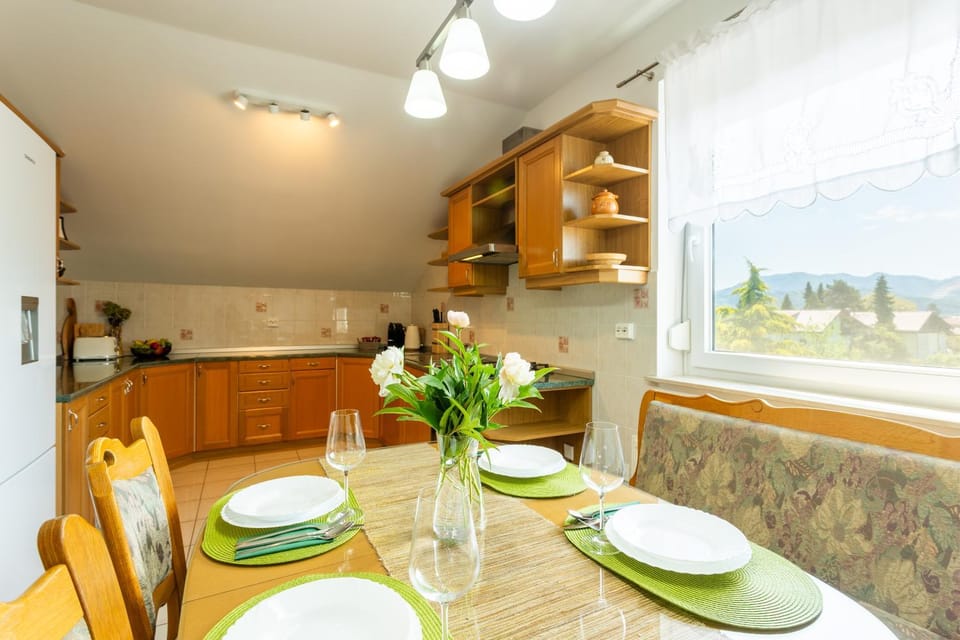 Kitchen or kitchenette, Decorative detail, Dining area, oven, toaster, kitchen