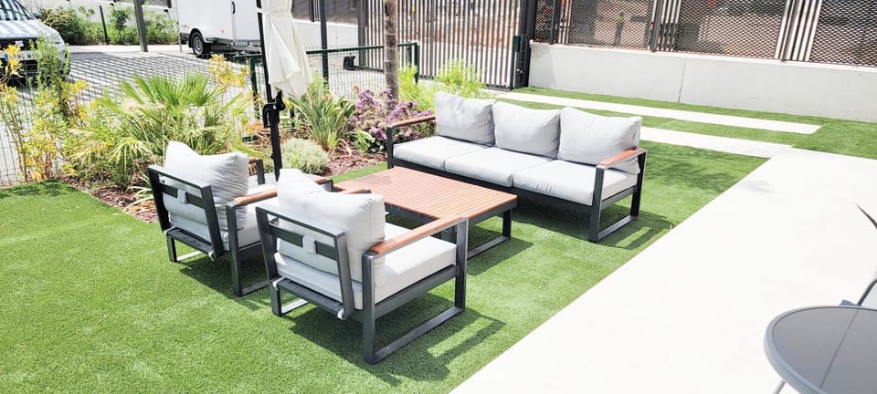 Patio, Garden, Balcony/Terrace, Seating area, Garden view, Parking