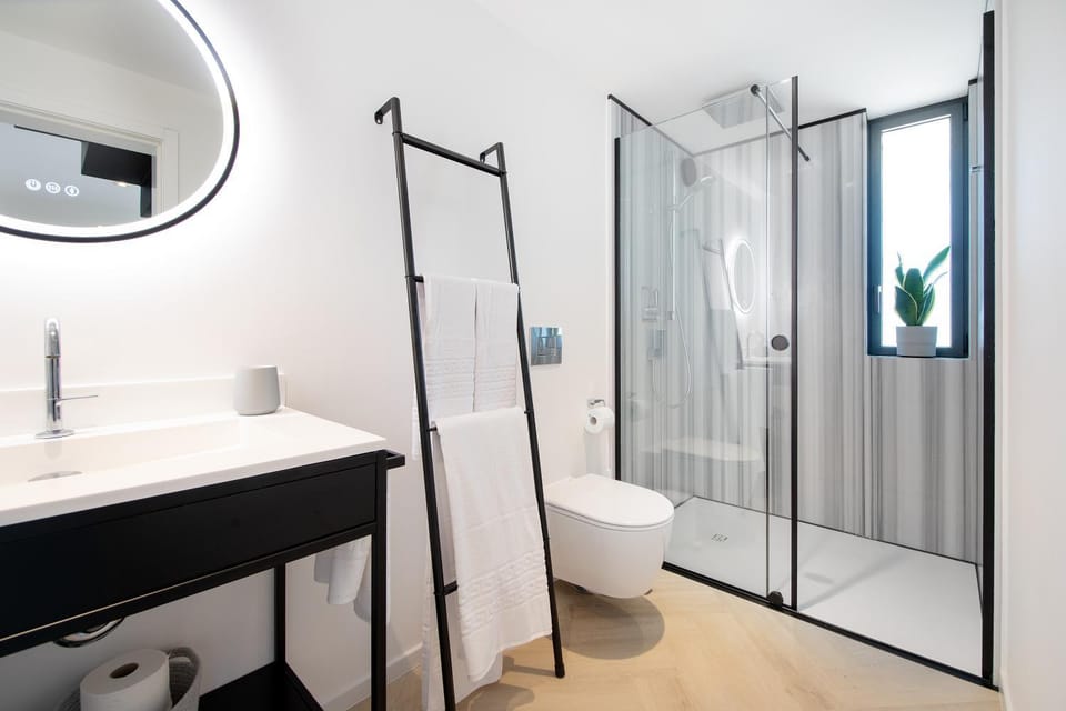 Bathroom, towels