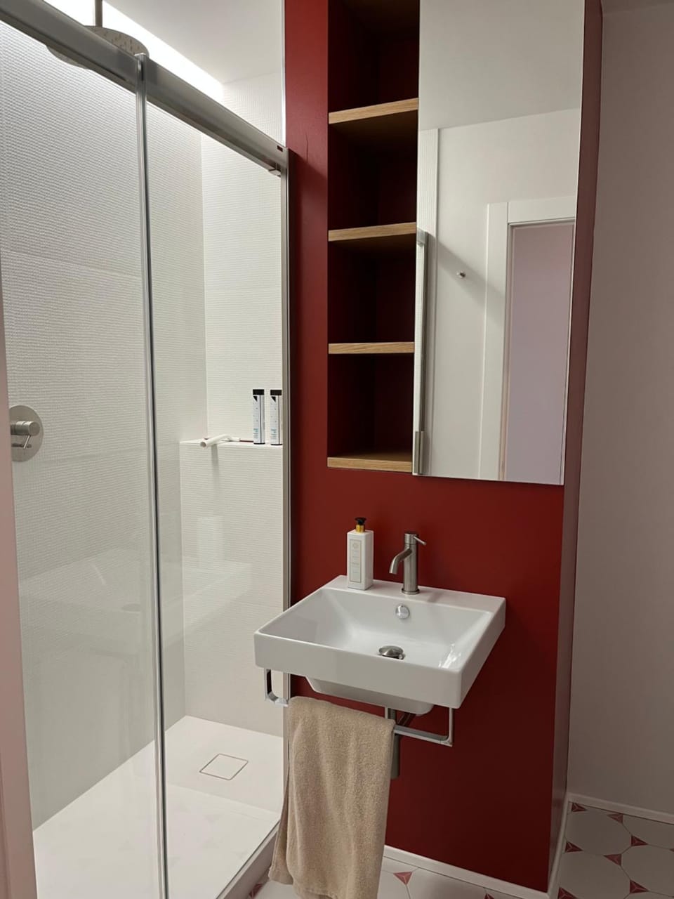 Shower, Toilet