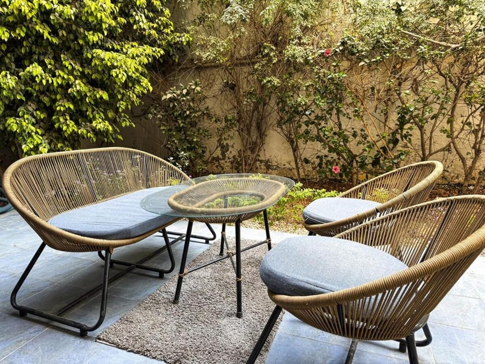 Garden, Seating area
