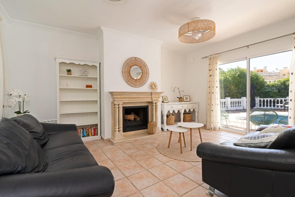 Communal lounge/ TV room, Living room