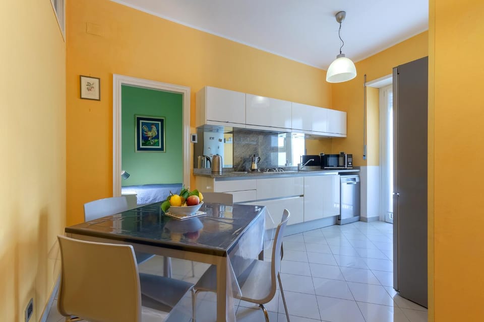 Coffee/tea facilities, Balcony/Terrace, Kitchen or kitchenette, Kitchen or kitchenette, Dining area, oven, stove, kitchen