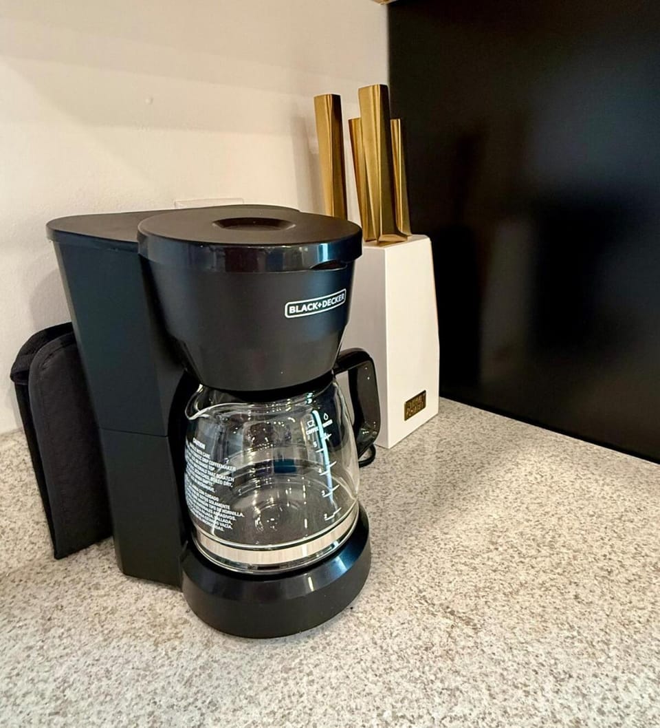 Coffee/tea facilities, Kitchen or kitchenette