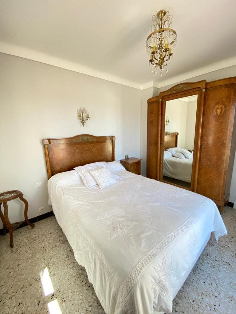 Appartement dans Villa à Antibes avec Vue Mer Apartment in Antibes
