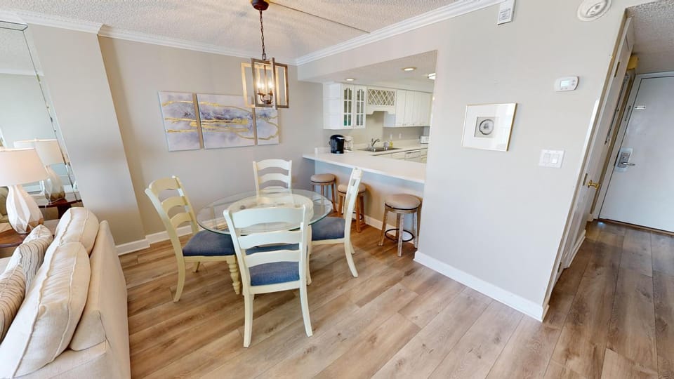 Beach House 202A Apartment in Miramar Beach