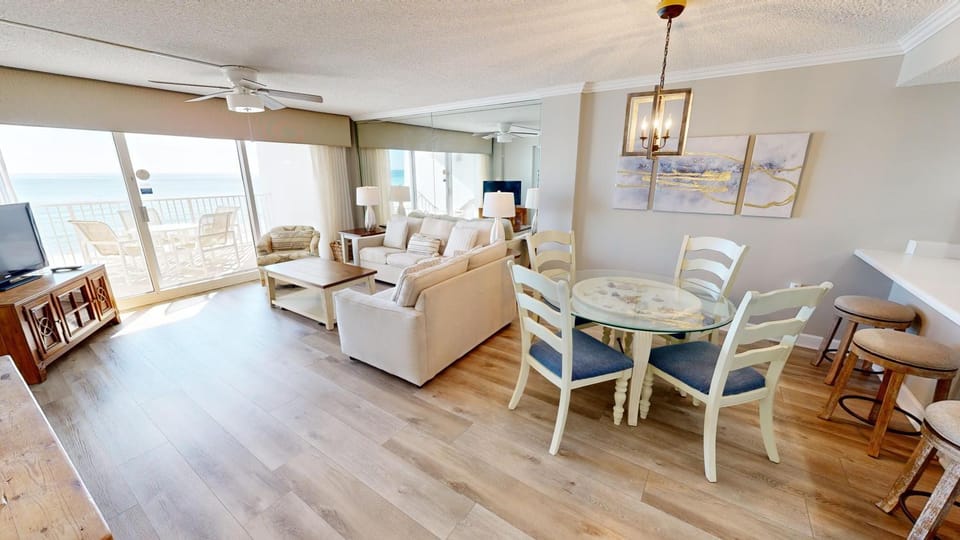 Beach House 202A Apartment in Miramar Beach