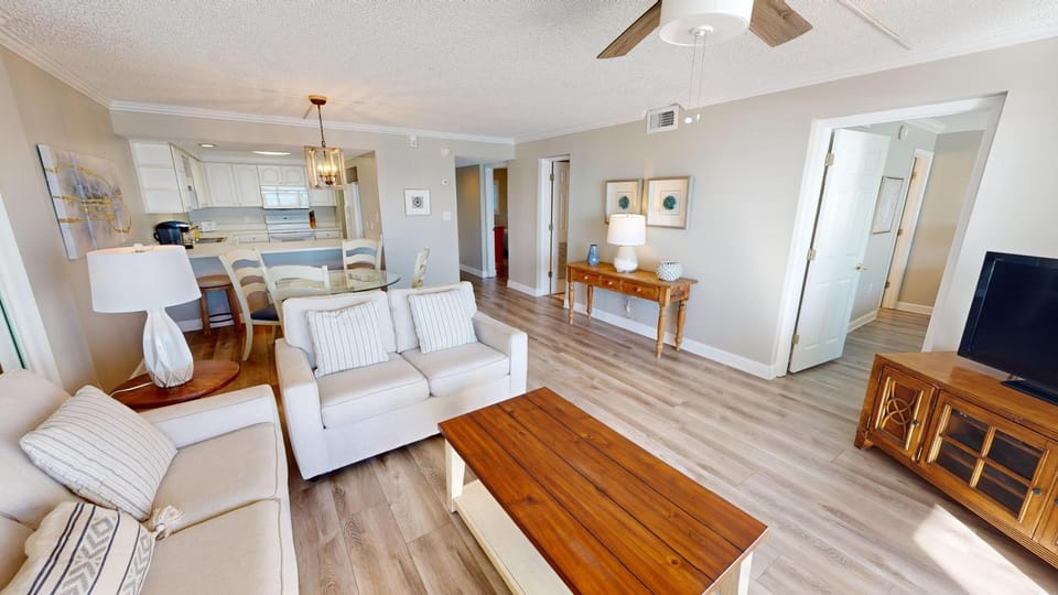 Beach House 202A Apartment in Miramar Beach