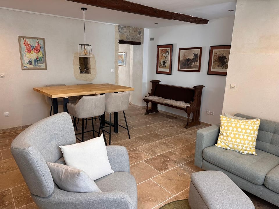 Living room, Dining area