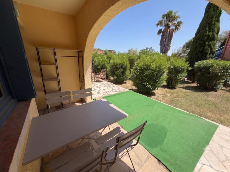 Patio, Garden view