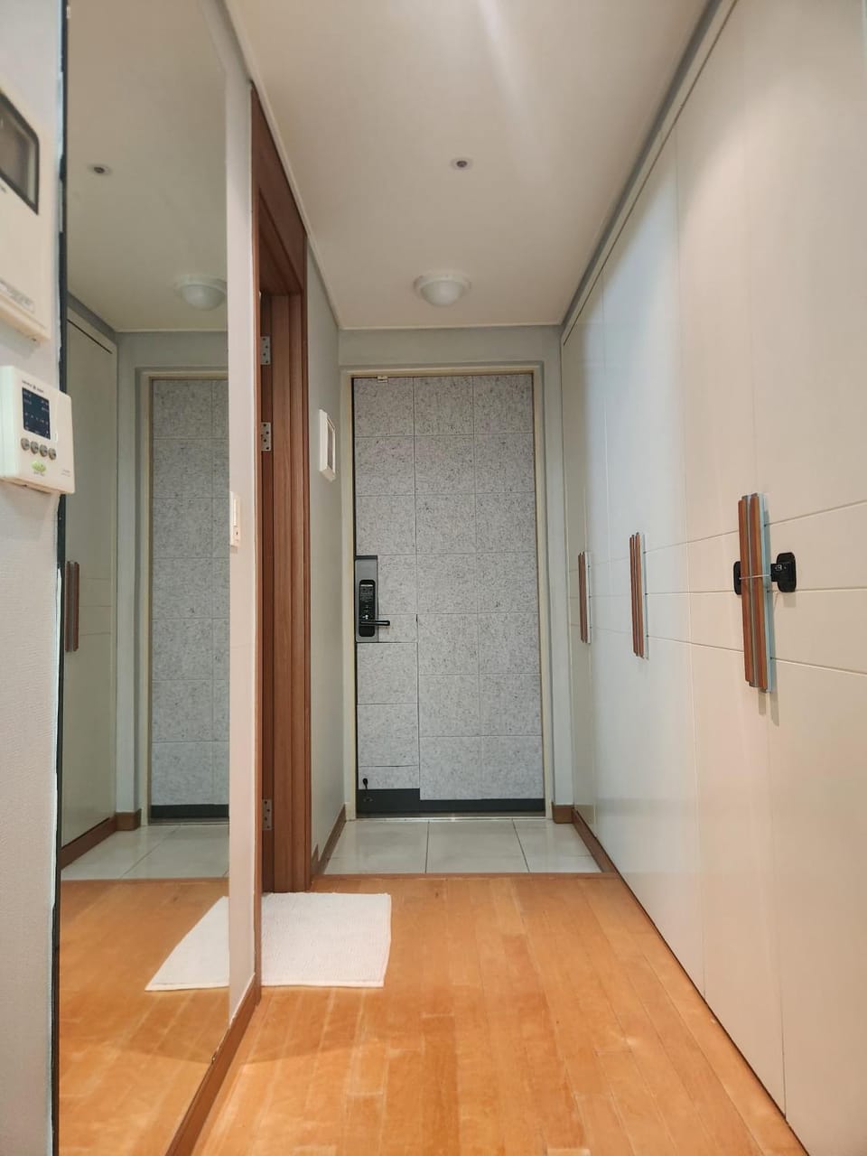 4-3025 #GangnamStation, 5mins #K-Pop #Yeoksam, 3mins #Neflix #K-food #Seoul Apartment in Seoul