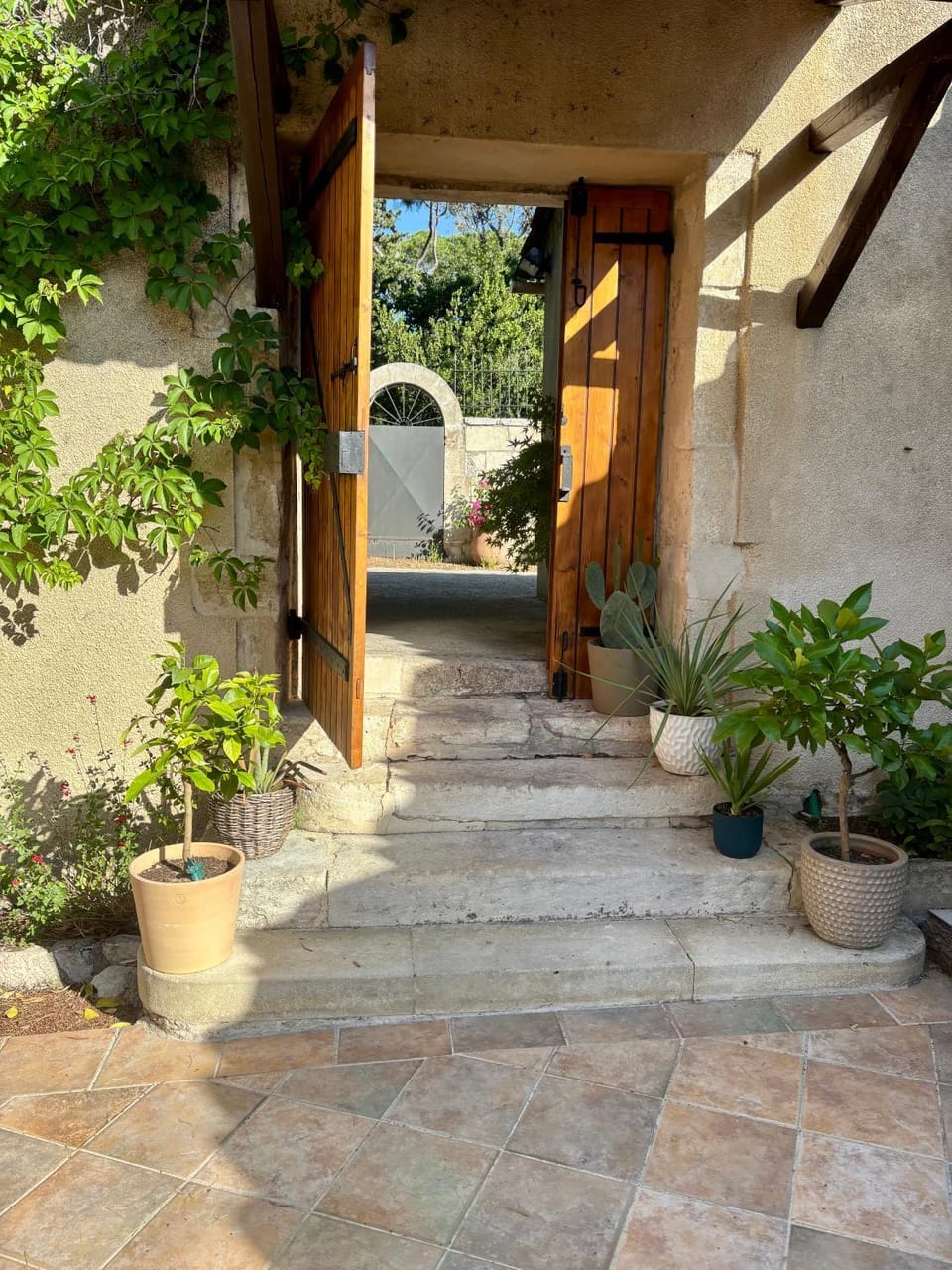 Le patio Provençal-Maison avec cour privée House in Nimes