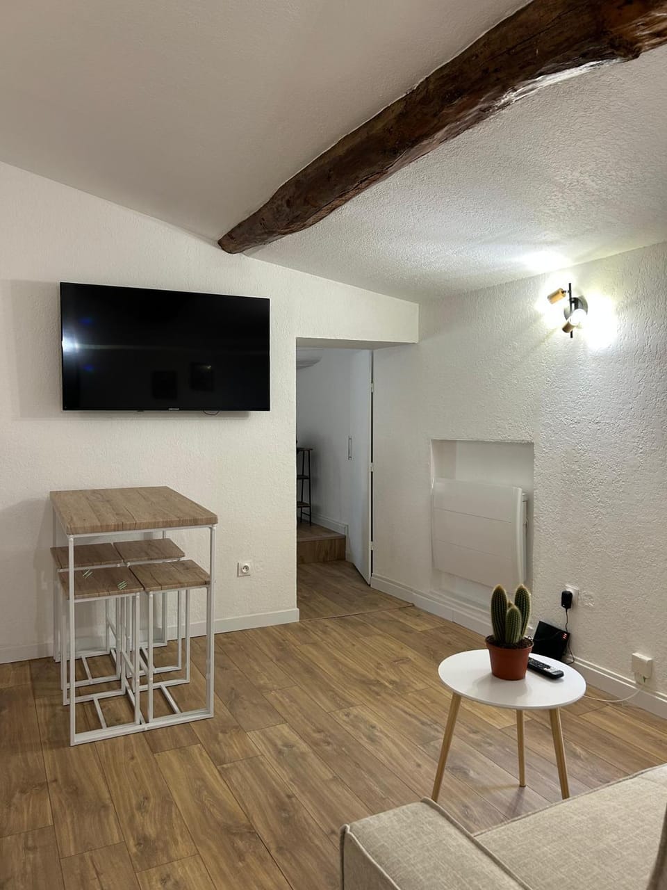 TV and multimedia, Living room, Dining area