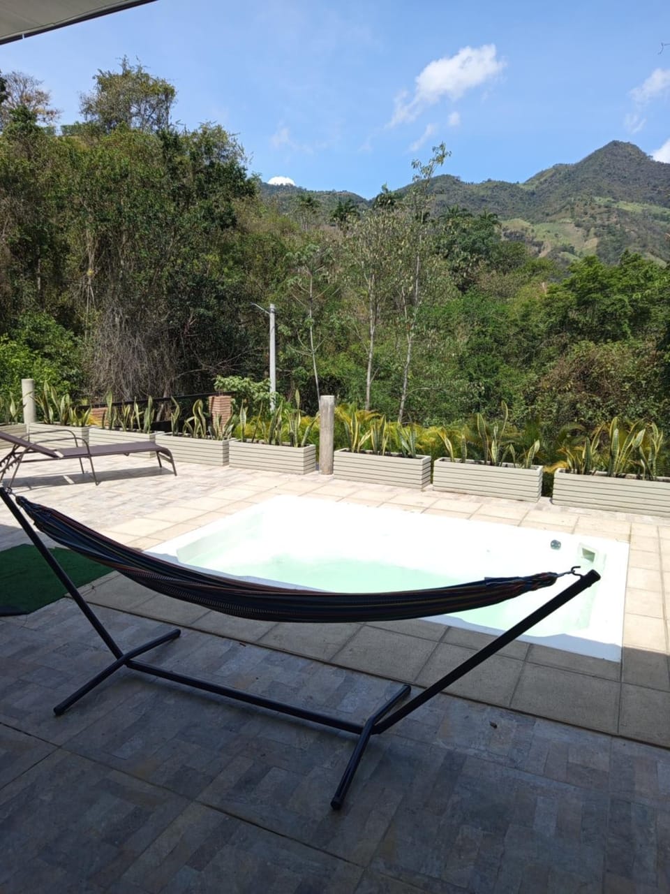 Casa las palmas House in Cundinamarca, Colombia