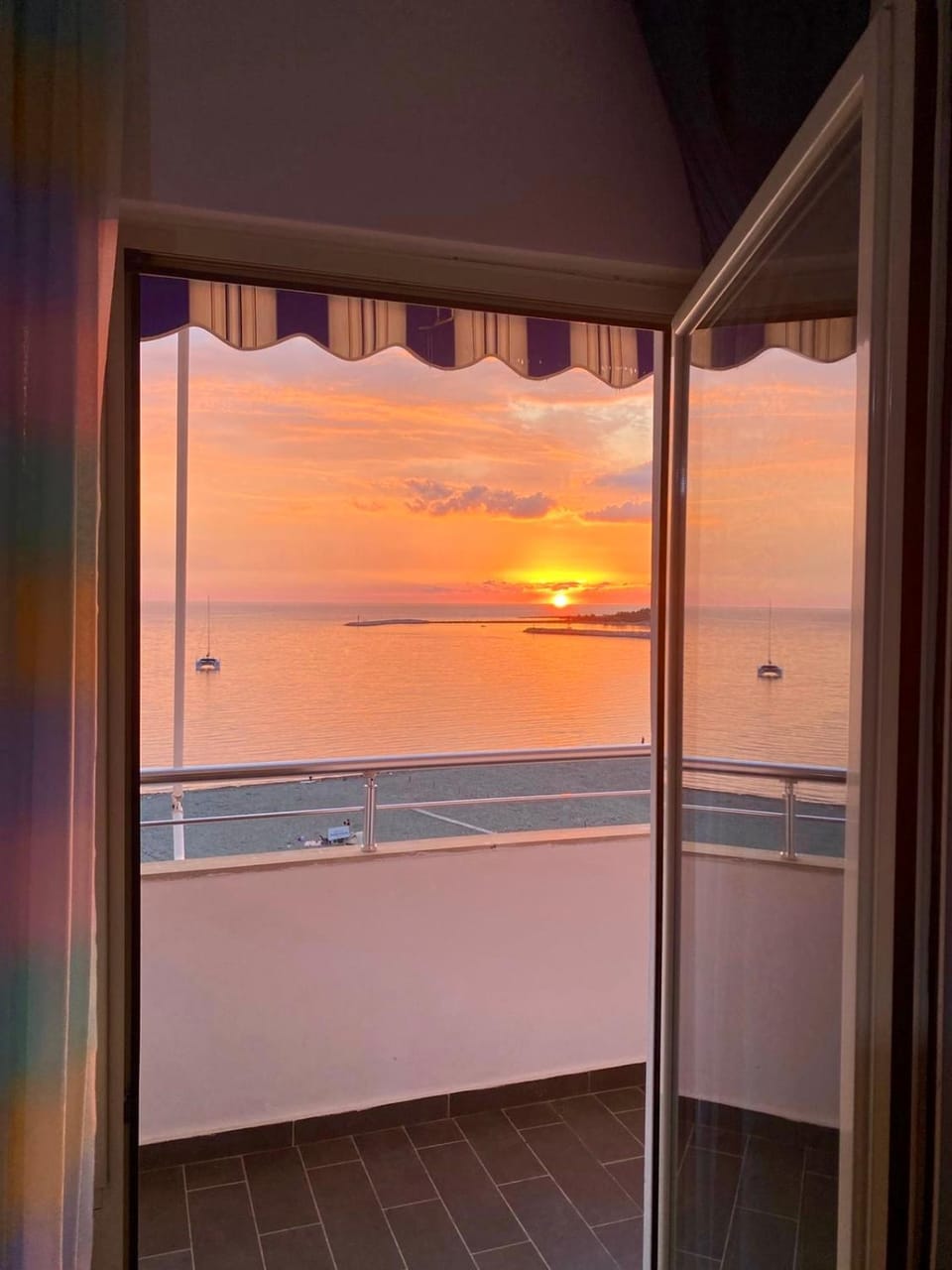Natural landscape, View (from property/room), Balcony/Terrace, Sea view, Sunset