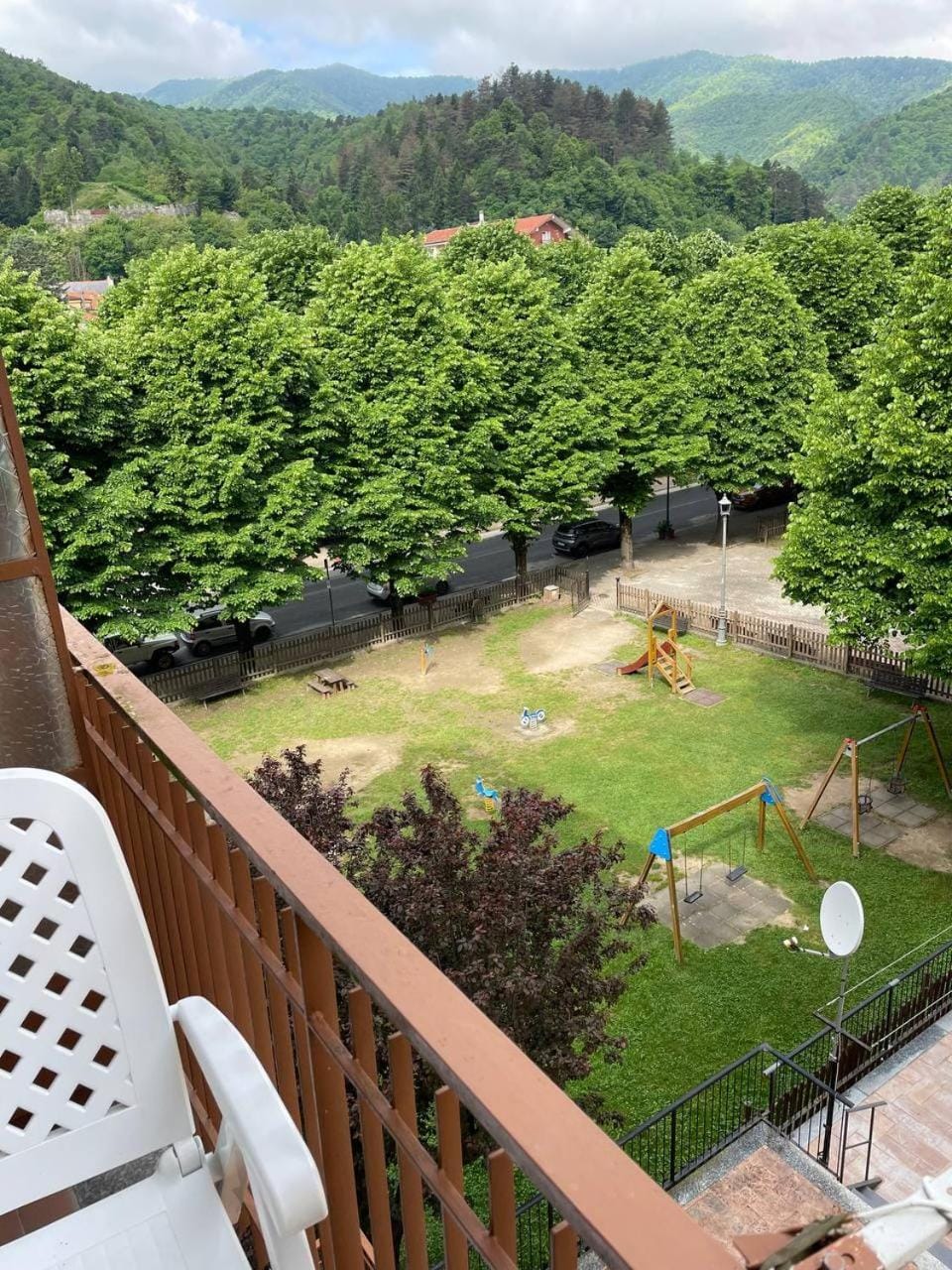 Nearby landmark, Spring, Natural landscape, Children play ground, Garden, View (from property/room), Balcony/Terrace, Evening entertainment, Mountain view