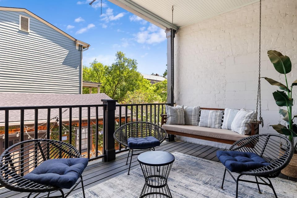 Stunning Suite with Kitchenette 1st Floor House in Savannah