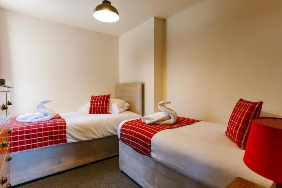 Bedroom, towels