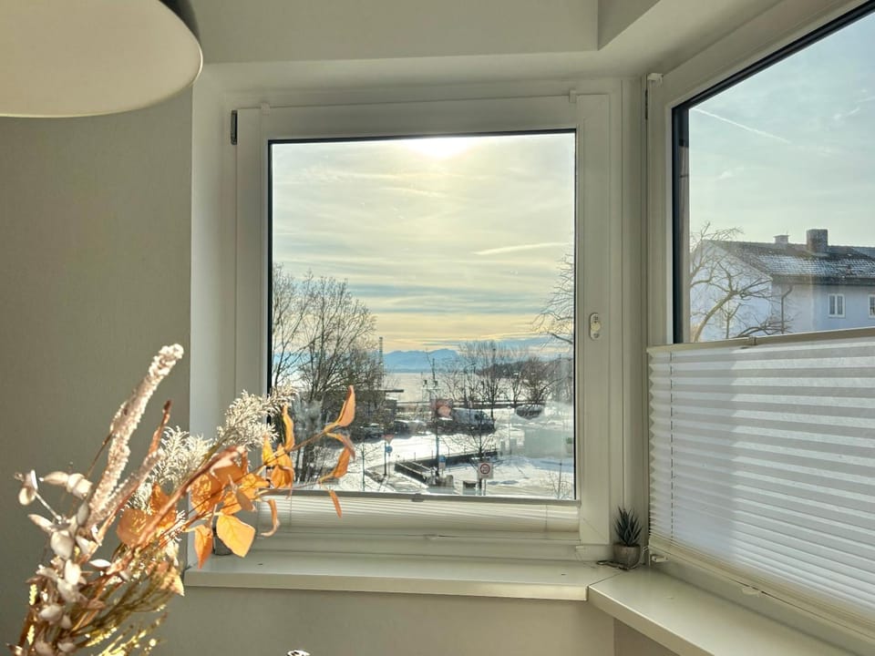 View (from property/room), Lake view, Mountain view