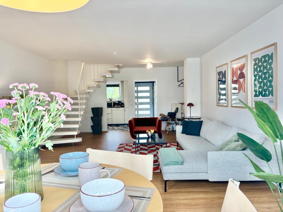 Living room, Seating area, Dining area