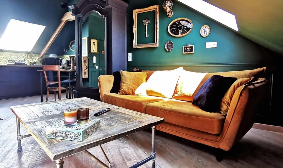 Living room, Decorative detail, Seating area, Dining area, kitchen