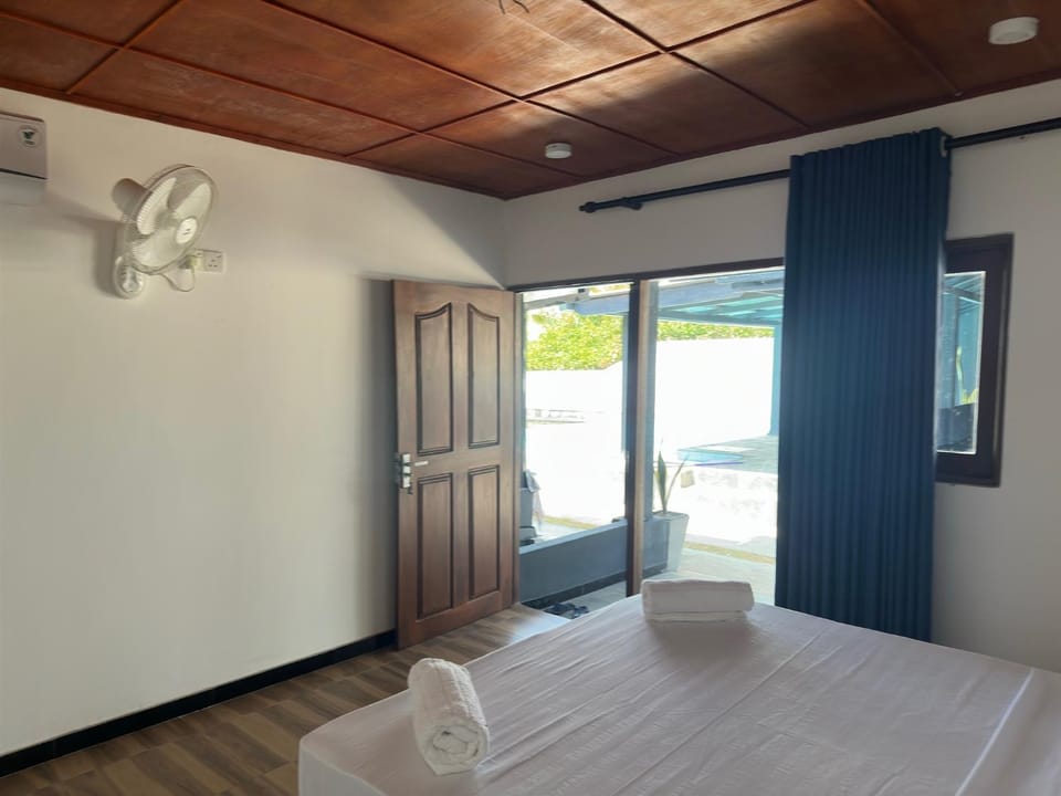 Bed, Natural landscape, Photo of the whole room, Bedroom, towels, wardrobe, air conditioner
