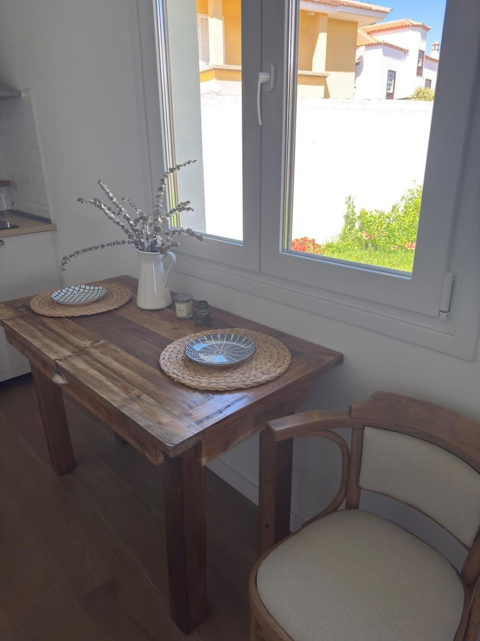 Seating area, Dining area