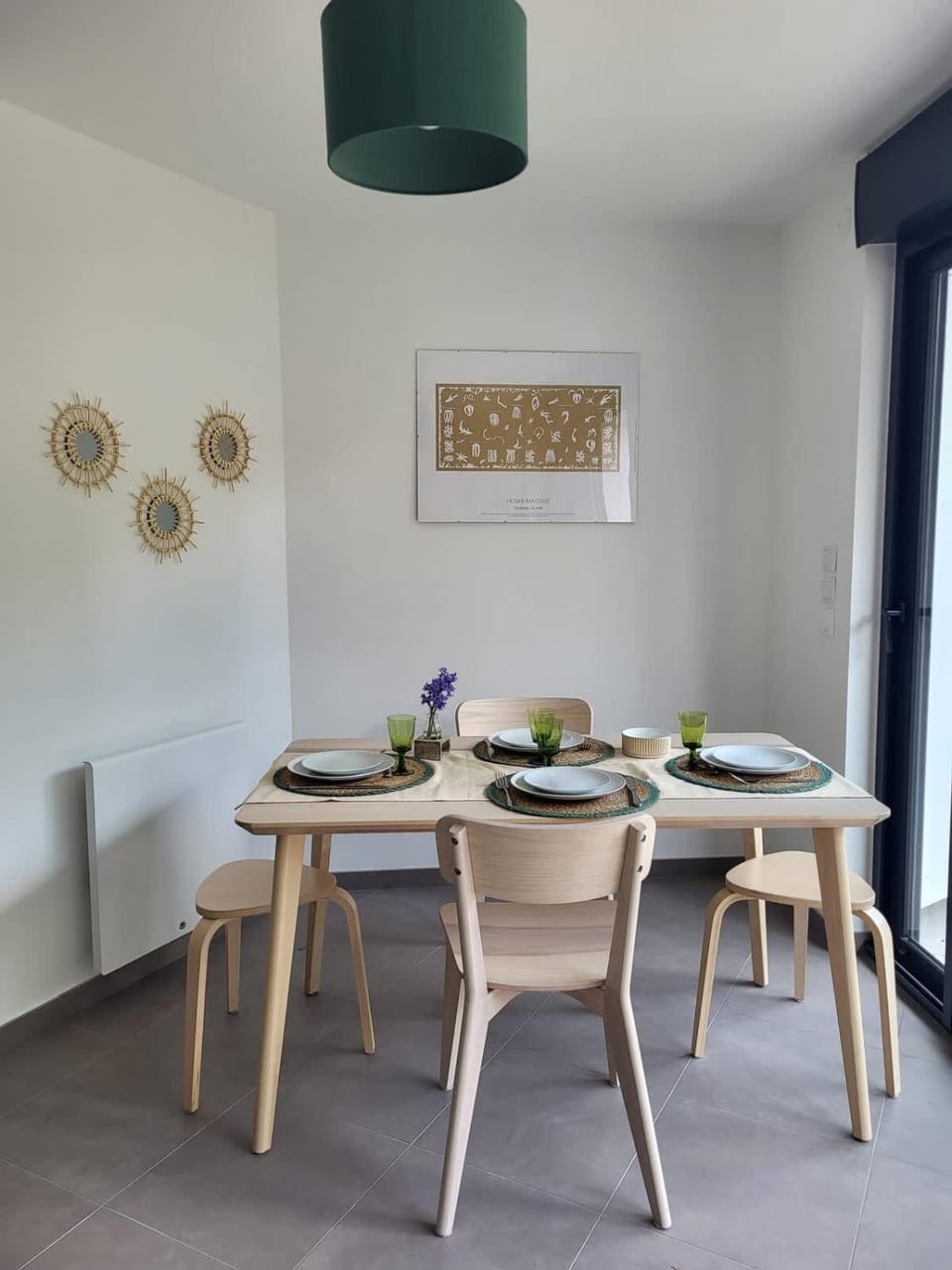 Seating area, Dining area