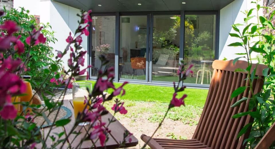 Patio, Spring, Day