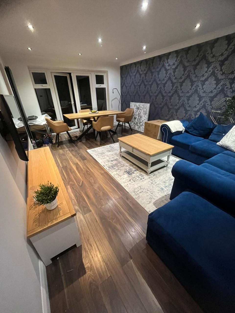 Living room, Seating area, Dining area