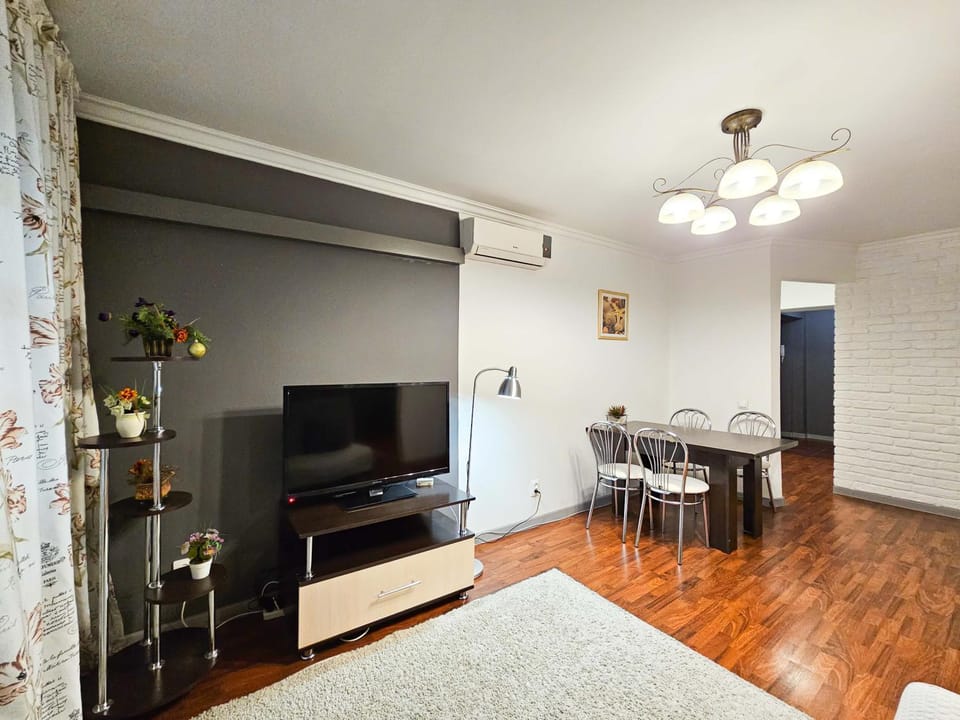 TV and multimedia, Living room, air conditioner