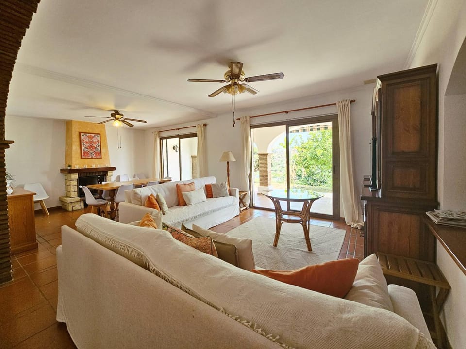 Villa Hermana del Sol by Lica House in Costa del Sol