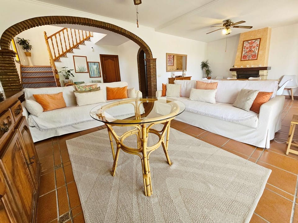 Villa Hermana del Sol by Lica House in Costa del Sol