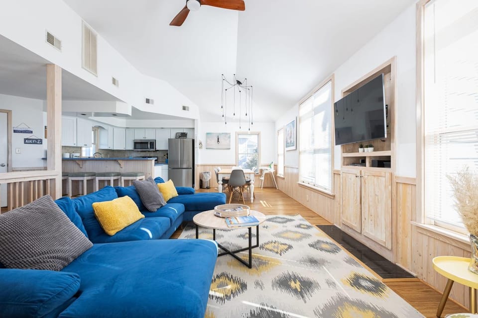 Steps to Beach Pool & Tennis in heart of Corolla House in Corolla