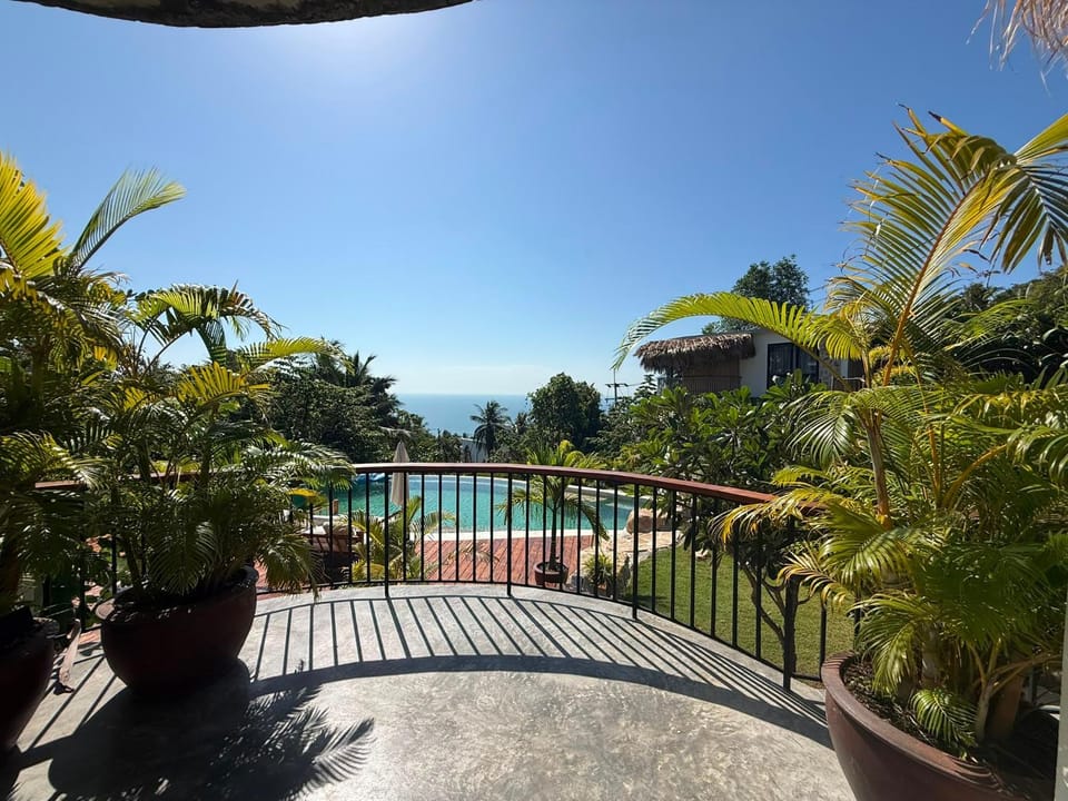 Pool view, Sea view, Swimming pool